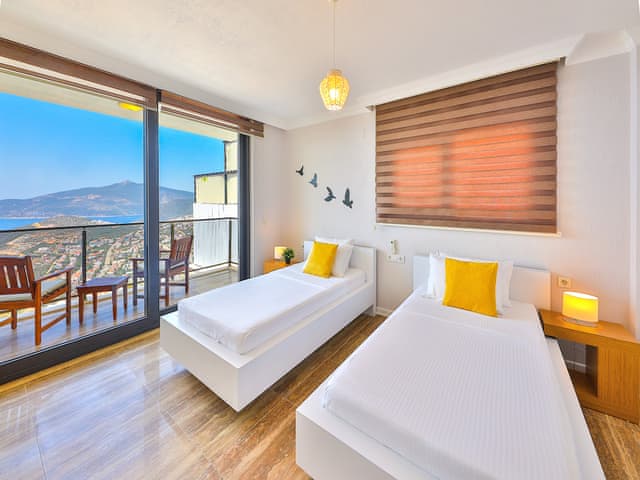 Havuzlu 3 yatak odalı Villa