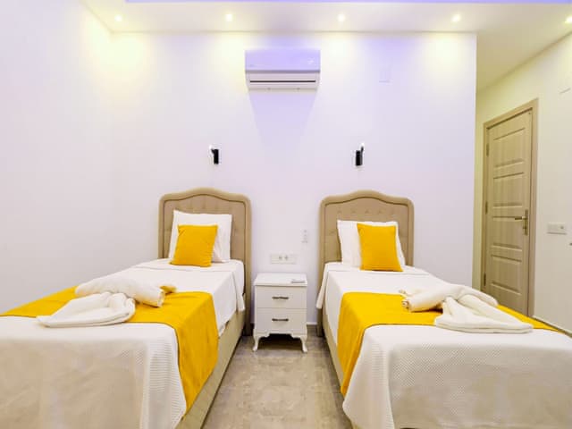 Havuzlu 2 yatak odalı Villa