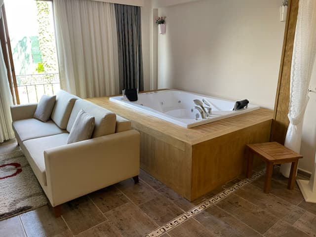 3 yatak odalı Villa (Jakuzili)