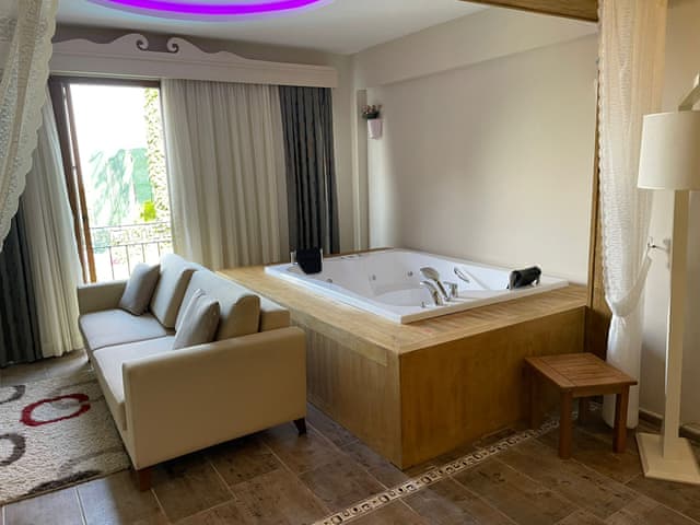 3 yatak odalı Villa (Jakuzili)