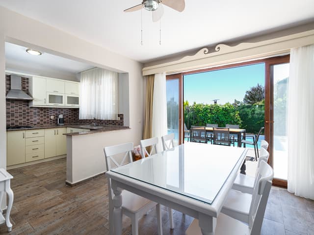 3 yatak odalı Villa (Jakuzili)