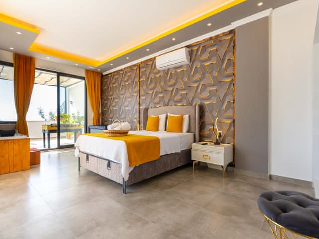 Havuzlu 2 yatak odalı Villa