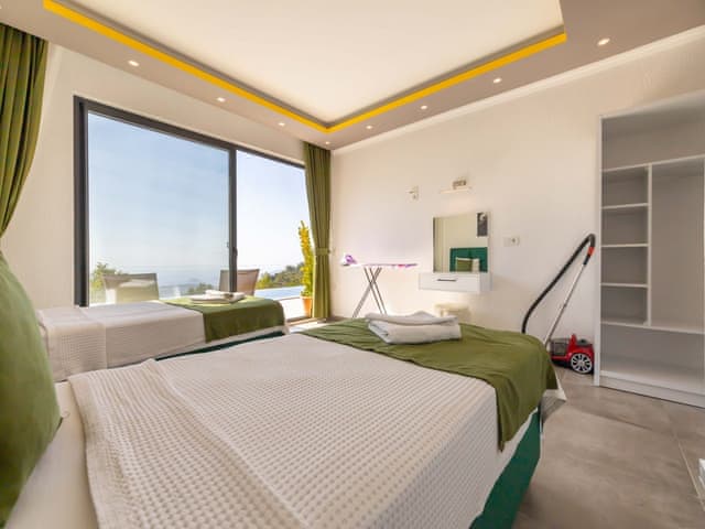 Havuzlu 2 yatak odalı Villa