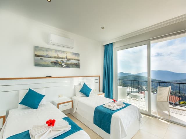 Havuzlu 2 yatak odalı Villa