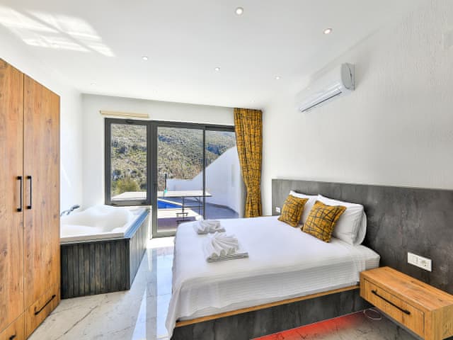 Havuzlu 2 yatak odalı Villa