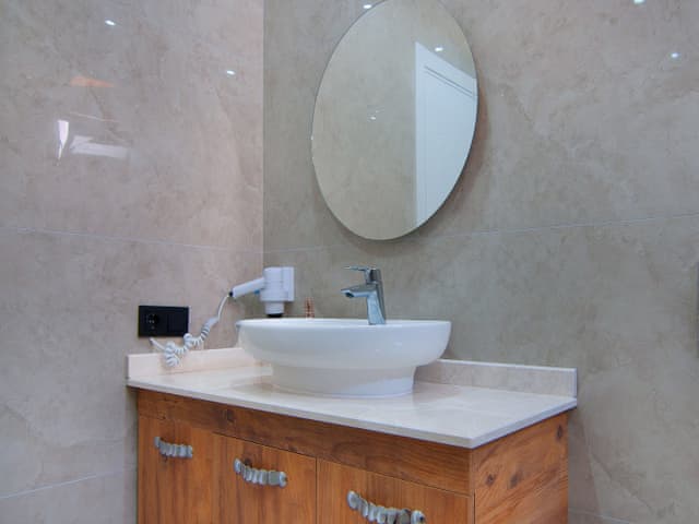 Havuzlu 2 yatak odalı Villa