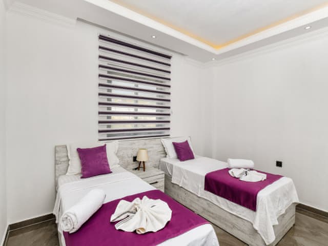 Havuzlu 3 yatak odalı Villa