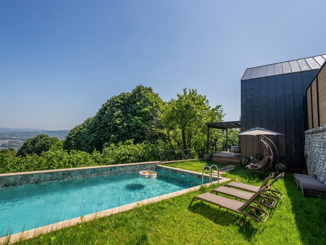 Premium Bahçe Süit (Isıtmalı Özel Havuzlu)