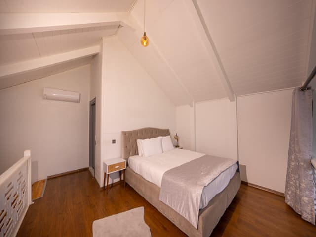 Premium Junior Bahçe Süit (Isıtmalı Özel Havuzlu)