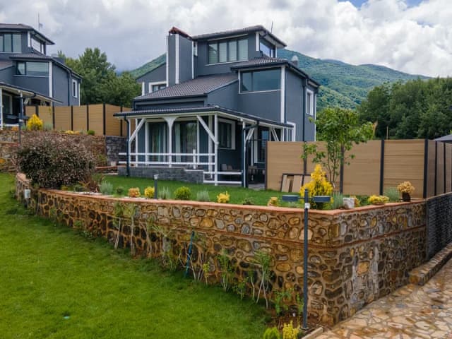 Royal Villa (Isıtmalı Özel Havuzlu)