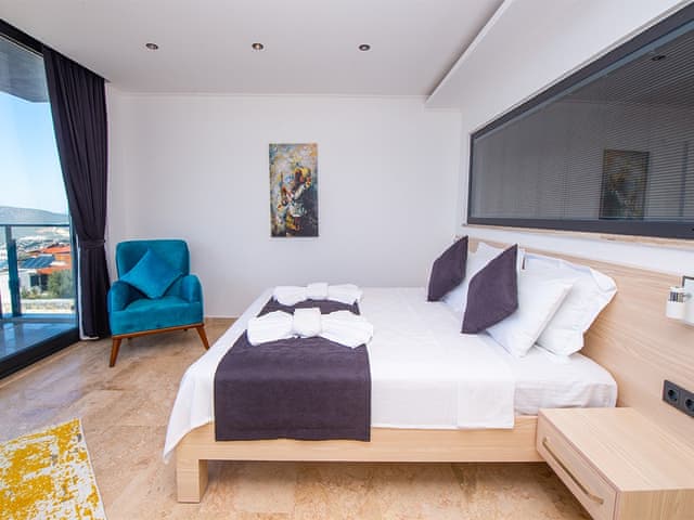 Havuzlu 3 yatak odalı Villa