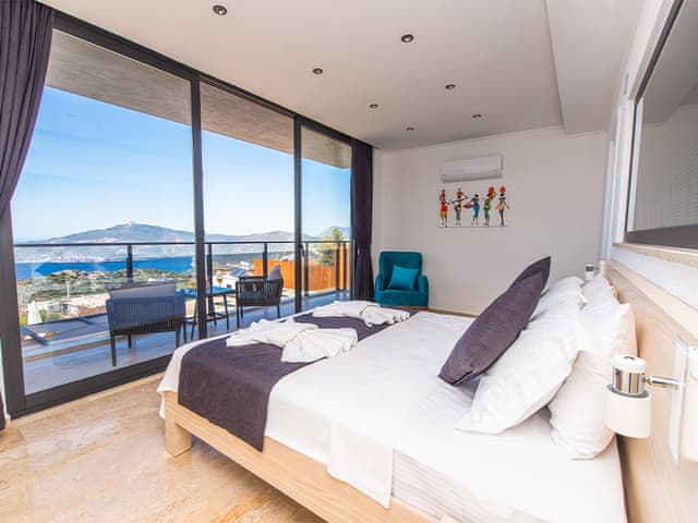 Havuzlu 3 yatak odalı Villa