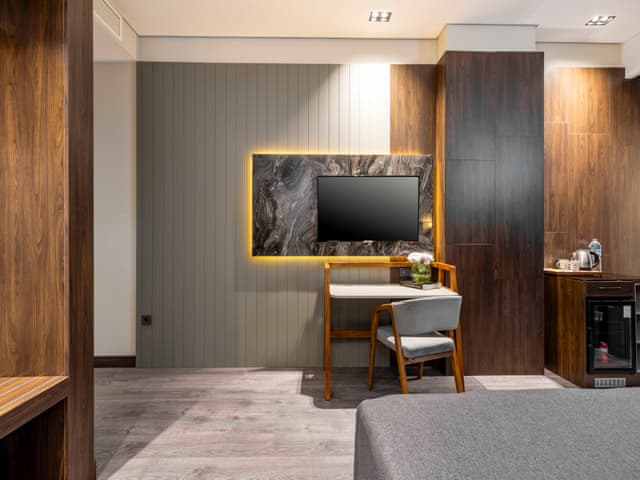 Deluxe Double Or Twin Room Lake View