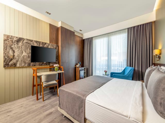 Deluxe Double Or Twin Room Lake View