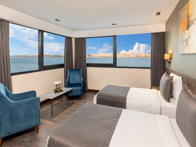 Corner Family Suite Lake View