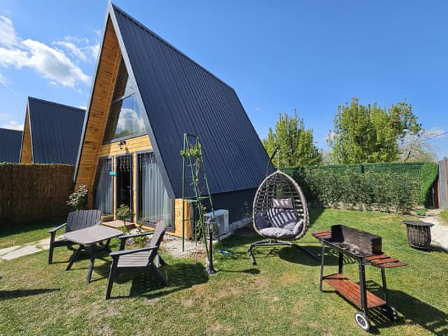 1-ARTE - BOUTIQUE BUNGALOW WITH JACUZZI AND GARDEN