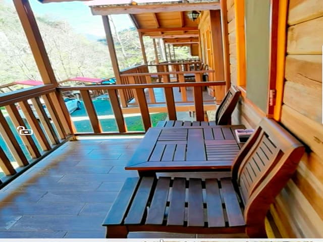 Şelale Manzaralı İki Odalı Bungalov