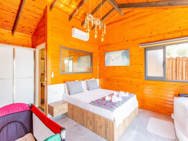 Havuzlu 2 yatak odalı Villa