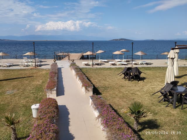 Üç Kişilik Oda (Deniz manzaralı)