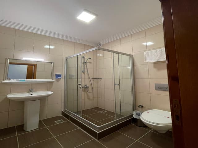 Üç Kişilik Oda (Havuz manzaralı)