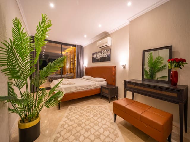 Havuzlu 3 yatak odalı Villa