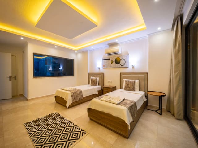 Havuzlu 3 yatak odalı Villa