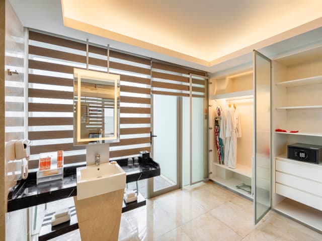 Premium Pool Villa (Sea View)