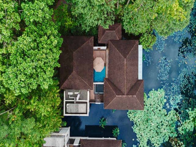 Su Üzeri Villa