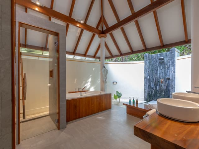 Günbatımı Plaj Villasi