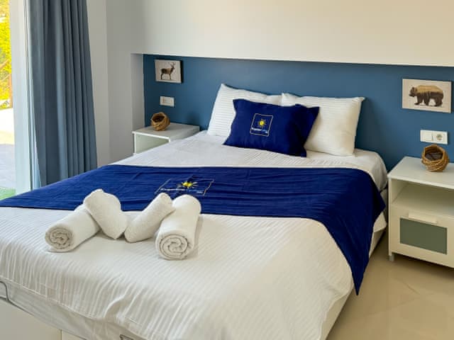 Havuz Manzaralı Oda