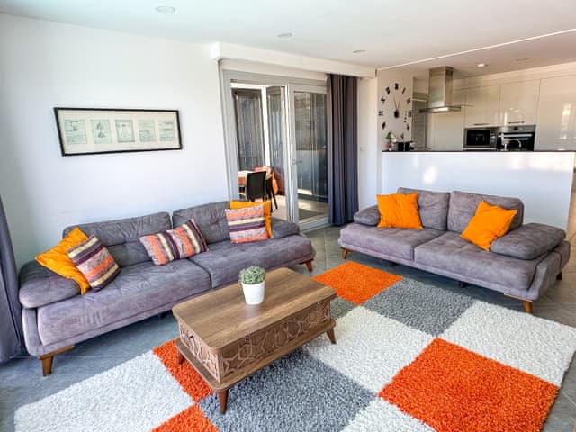 Havuz Manzaralı Oda