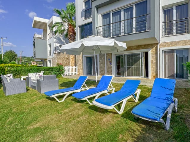 Daire (Bahçe manzaralı)