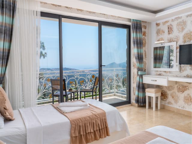 Havuzlu 2 yatak odalı Villa