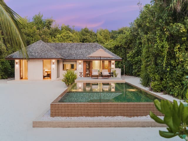 Havuzlu Delüks Günbatımı Plaj Villası