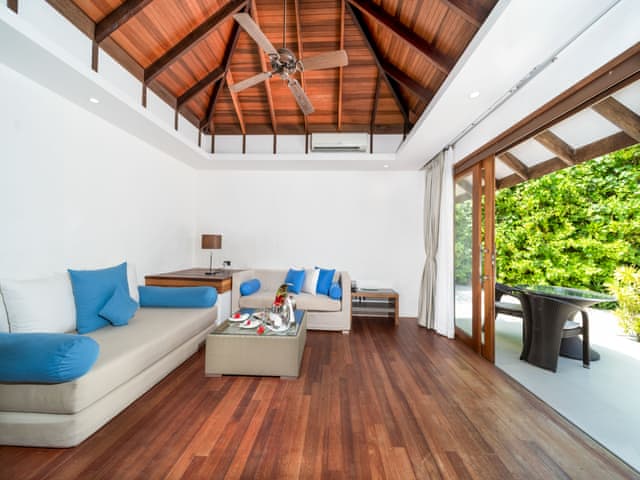 Havuzlu Delüks Günbatımı Plaj Villası