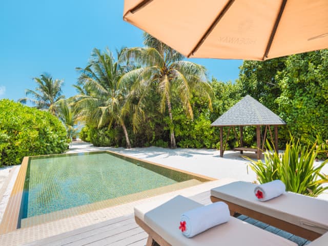 Havuzlu Delüks Günbatımı Plaj Villası