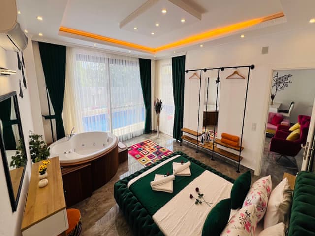 Havuzlu 1 yatak odalı Villa