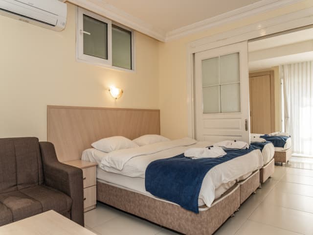 Standart Dört Kişilik Oda