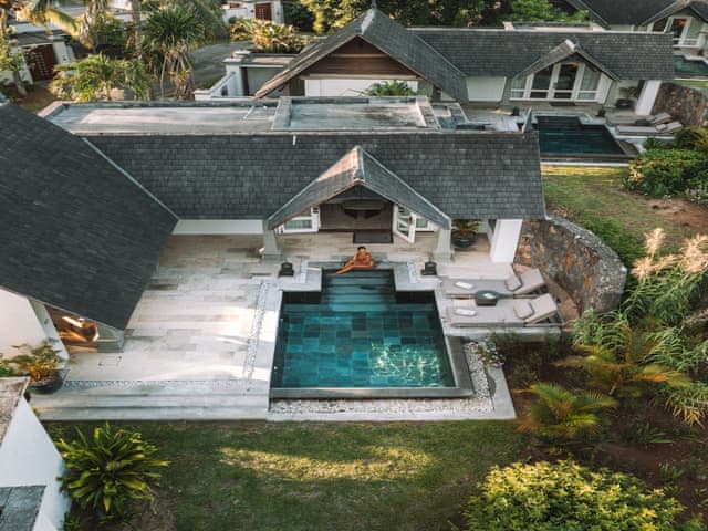 Luxury Suite (Pool Villa)