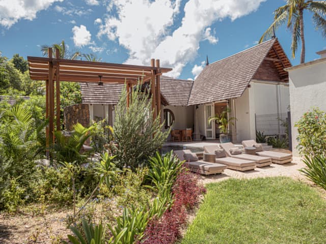 2 Bedroom Luxury Suite Pool Villa