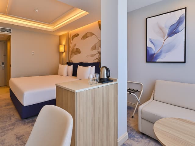 Advantage Room Twin Bed