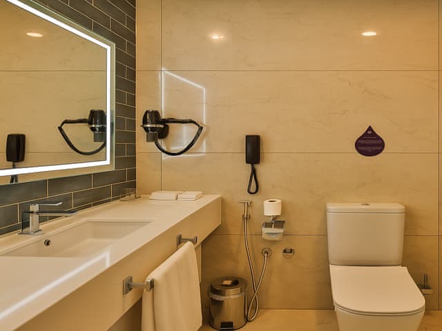 Advantage Room Twin Bed