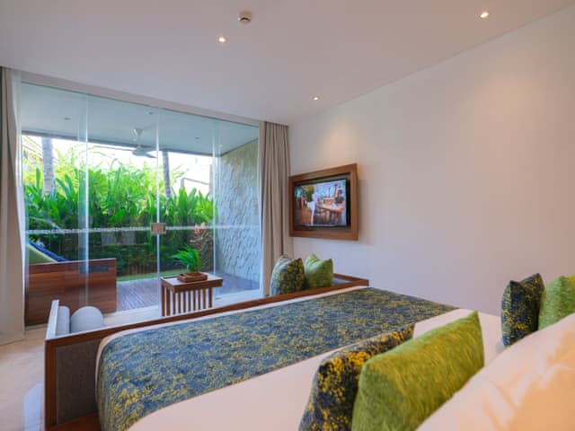 Junior Süit Balkonlu (Bahçe manzaralı)