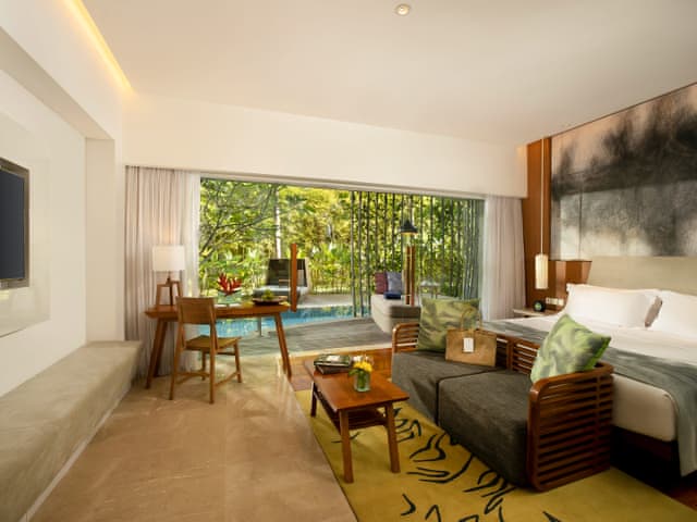 Impressive Lagoon Pool Suite - 1 King Bed