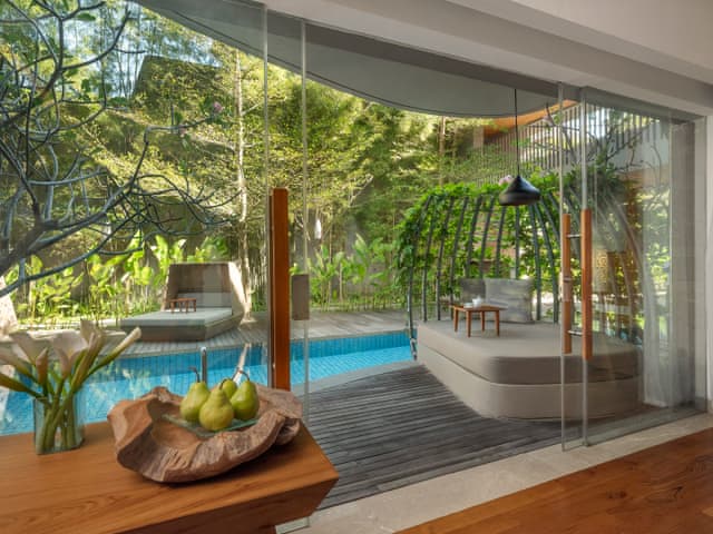 Impressive Lagoon Pool Suite - 1 King Bed