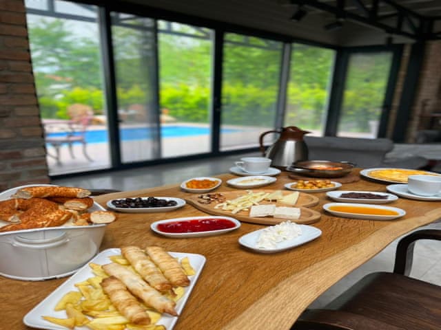 Junior Luxury Heated-Pool Villa