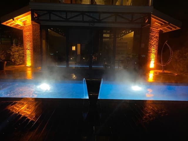 Junior Luxury Heated-Pool Villa