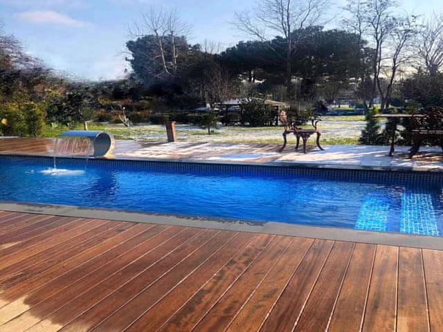 Junior Luxury Heated-Pool Villa