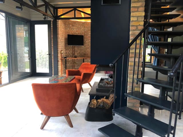 Junior Luxury Heated-Pool Villa