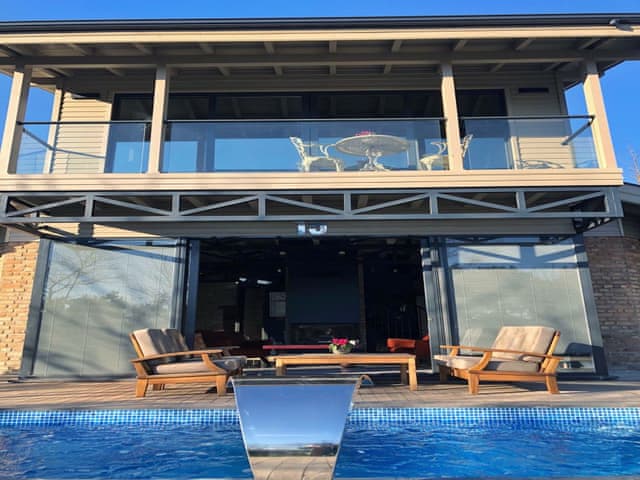 Junior Luxury Heated-Pool Villa